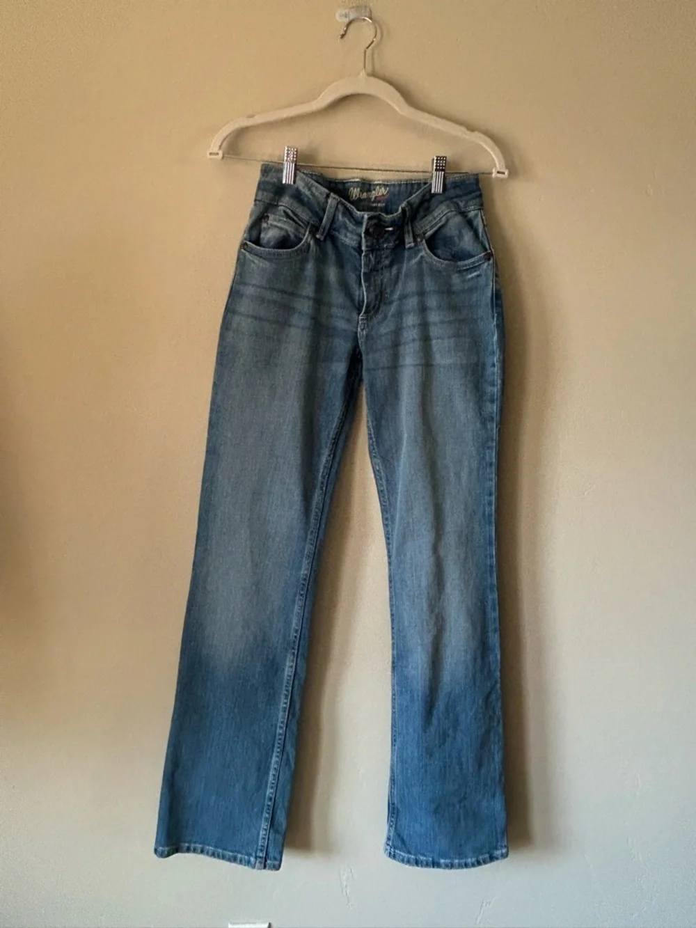 Wrangler Mae Riding Jeans - Picture 2 of 4